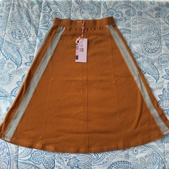Udel New York Girls Camel Ribbed Skirt with Side Stripes Size XS NWT - Picture 1 of 6